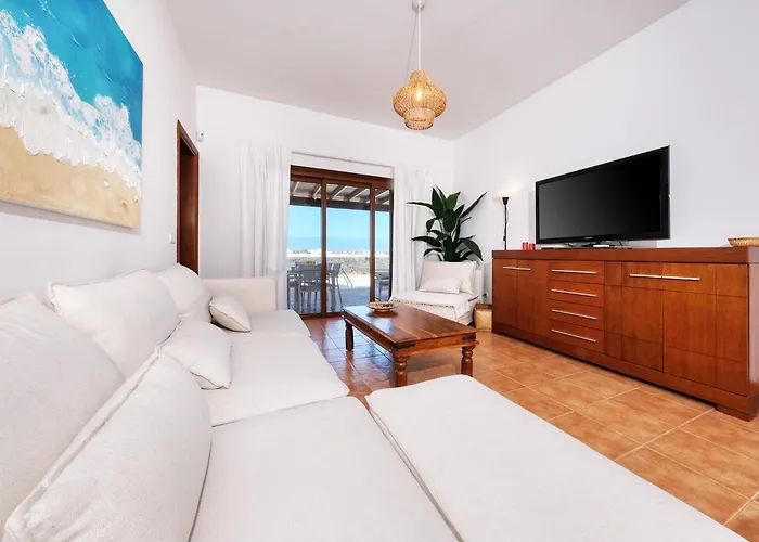 Lanzarote Paradise - Private Pool, Air-con And Bbq By Lanzarote Holiday home