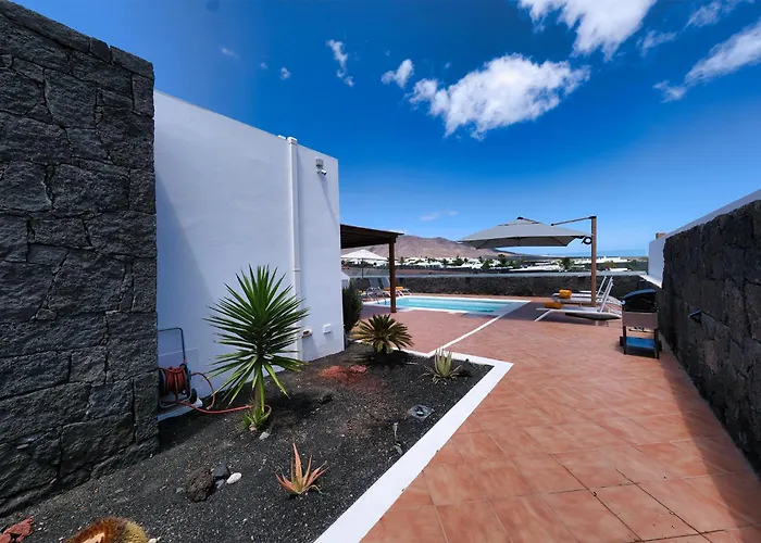 Lanzarote Paradise - Private Pool, Air-con And Bbq By Lanzarote Semesterbostad *