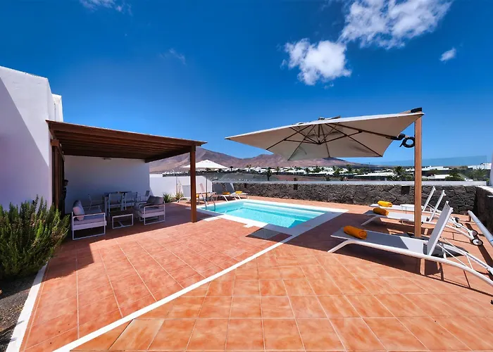 Lanzarote Paradise - Private Pool, Air-con And Bbq By Lanzarote *