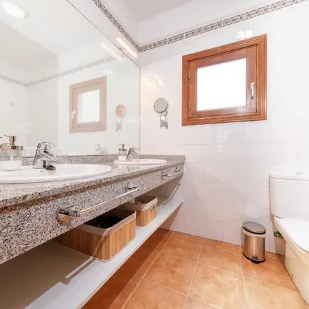 Lanzarote Paradise - Private Pool, Air-con And Bbq By Lanzarote Holiday home *